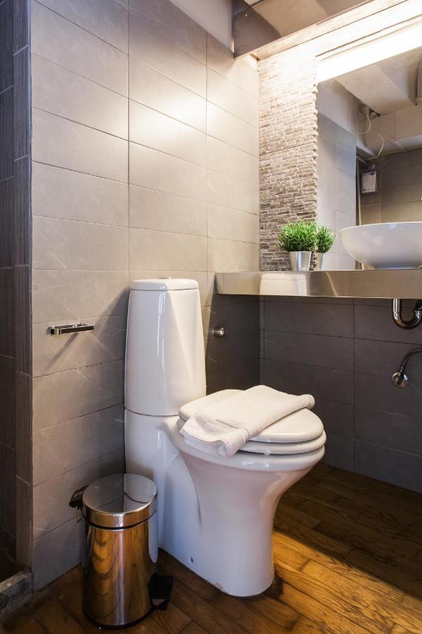 Artists' Favorite Spacious Loft Near Acropolis!! أثينا المظهر الخارجي الصورة